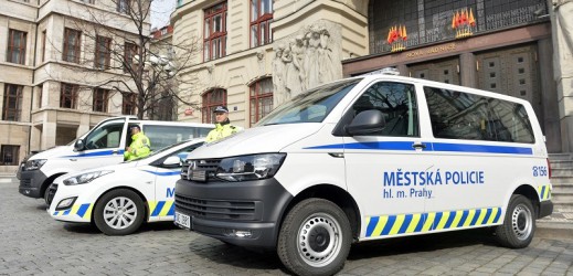 mestska-policie-napisy-pl-sexu-zabandazovat-a-klatit.jpg