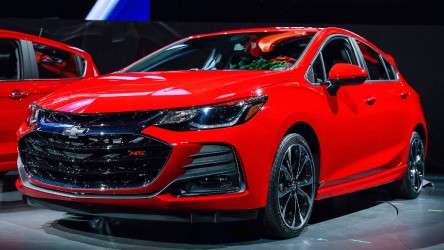 chevrolet-cruze-suv-misto-sedanu.jpg