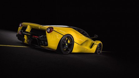 zlate-laferrari-na-objednavku.jpg
