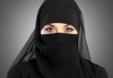 iran-a-prehodnoceni-vericich-ve-veci-uctivani-tri-bohu.jpg
