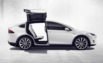 poradatel-pl-studentu-tesla-model-x.jpg