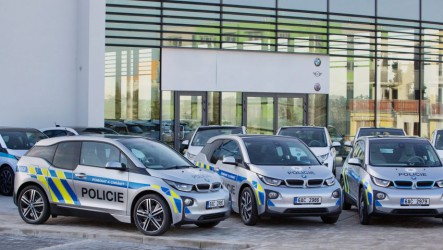 10-policejnich-vozu-v-1.jpg