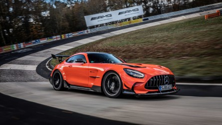 mercedes-amg-gt-black-series-nurburgring-4-5fc778179ab4c.jpg