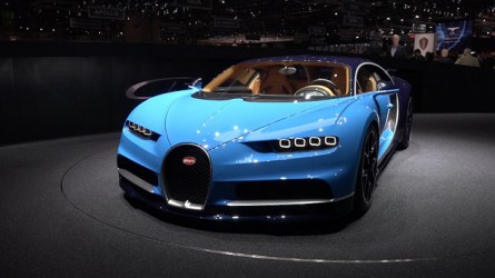 safety-car-do-formule-1-v-podobe-bugatti-chiron.jpg
