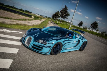 safety-car-v-moto-gp-v-podobe-bugatti-veyron-super-sport.jpg