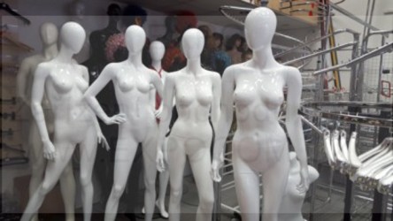 misto-figuriny-human-roboti.jpg
