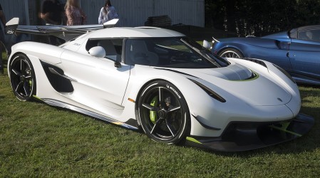 ze-sf90-stradale-do-koenigseggu-jesko.jpg