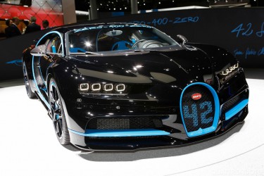 muj-dar-baracku-obamovi-v-podobe-20-vozu-bugatti-veyron-a-10-vozu-bugatti-chiron.jpg