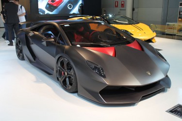 ovladani-hlasem-automobilu---lamborghini-a-porto.jpg
