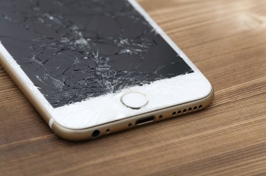iphone-6-displaybruch-versicherung.jpg