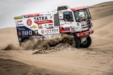 tatra_rallye_dakar_2018_buggyra_01.jpg