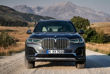 bmw-x7-front-01-2503933678869853423.jpg