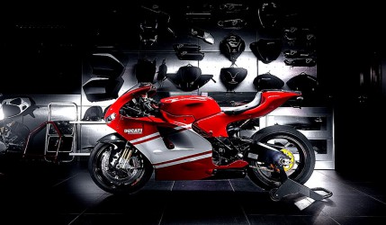 red-ducati-desmosedici-rr-hd-wallpaper-zoomwalls.jpg