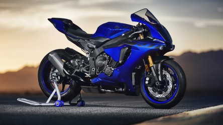 2018-yamaha-yzf-r1-eu-yamaha-blue-static-0011.jpg