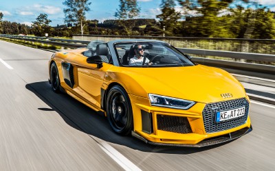 r8-s-robotem-r8-ridicim.jpg