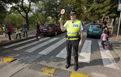 policejni-roboti-na-prechodech-pro-chodce.jpg